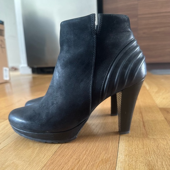 Paul Green Black Leather High Heel Bootie Size 6.5 - Picture 2 of 7